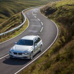 BMW 320i xDriveツーリングおよびBMW 335iツーリングを追加