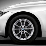 BMW 特別仕様車「320i Core」を発売