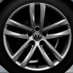 フォルクスワーゲン スポーティな「ゴルフ ヴァリアント R-Line」を追加