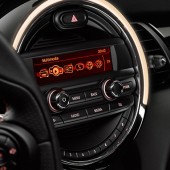 3ドア・ハッチバック・モデルをベースにしたハイ・パフォーマンス・モデル「MINI John Cooper Works