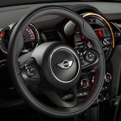 3ドア・ハッチバック・モデルをベースにしたハイ・パフォーマンス・モデル「MINI John Cooper Works