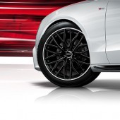 Audi A5 Sportback / A5 coupe S line competition plusを発売