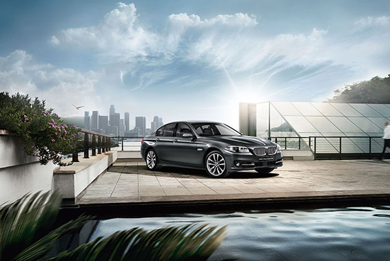 BMW 5シリーズ セダンの限定モデル「Grace Line」を発売