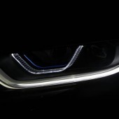 BMW i8に、LEDヘッドライトに比べ2倍もの照射距離を実現した次世代ライト技術「BMWレーザー・ライト」を導入