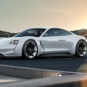ポルシェ　初の100％電気自動車のプロジェクトを推進することを決定