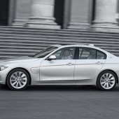 BMW プラグイン・ハイブリッド・モデル「新型BMW 330e」発表