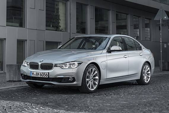 BMW プラグイン・ハイブリッド・モデル「新型BMW 330e」発表