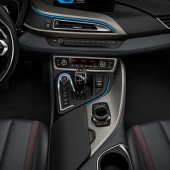 BMW i8の限定モデル「Celebration Edition “Protonic Red”」を発売