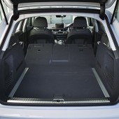 新型Audi A4 allroad quattro を発売