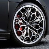 KINGS GLAIVE FINAL FANTASY XVに登場する新型 Audi R8 「The Audi R8 Star of Lucis」の一台限定販売が決定！