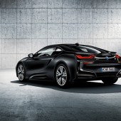 P90246536_highRes_the-new-bmw-i8-froze